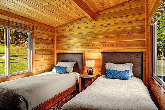 Two Bedroom Waterview Cabin Twin Bedroom